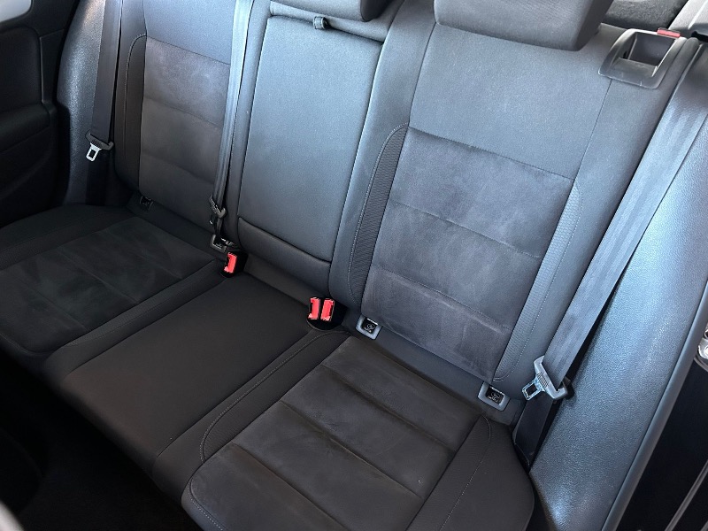 
								Volkswagen Golf completo									