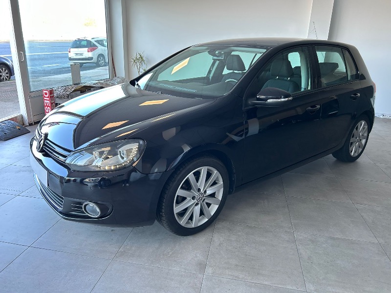 
								Volkswagen Golf completo									