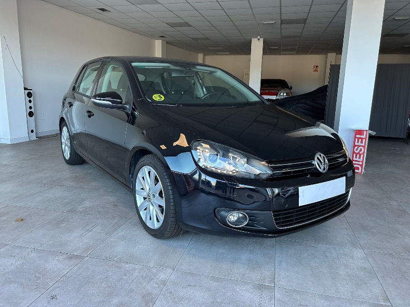 
								Volkswagen Golf completo									