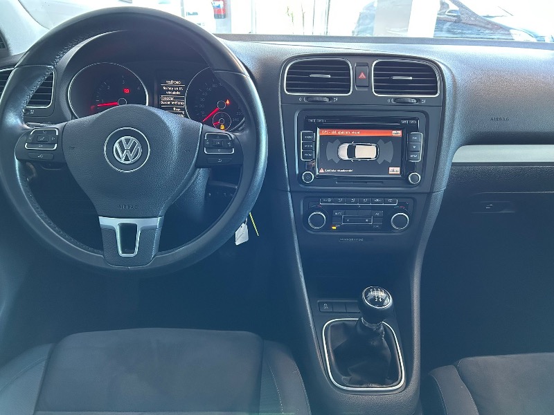 
								Volkswagen Golf completo									