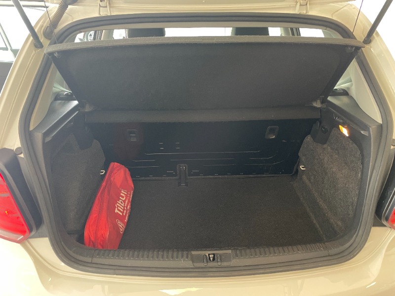 
								Volkswagen Polo completo									