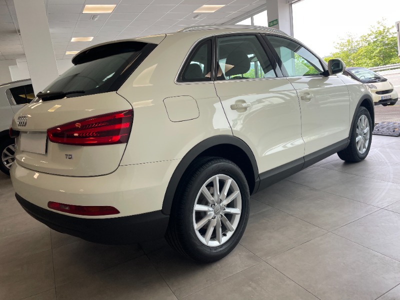 
								Audi Q3 completo									