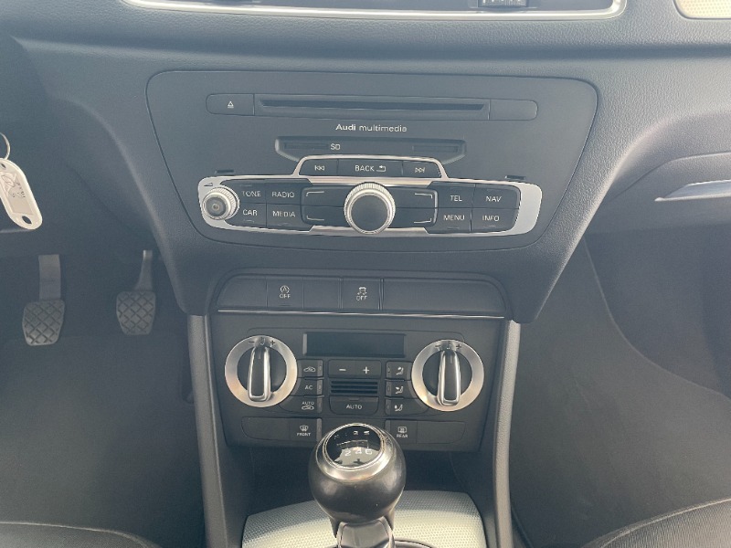 
								Audi Q3 completo									